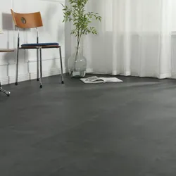 Klick-Vinyl Stone Core Black – inkl. Dämmung & Fußleisten