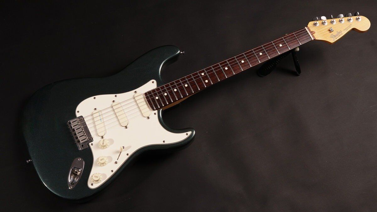 Fender Strat Plus Deluxe 1988 Gun Metal Blue   bleu - Refurbished