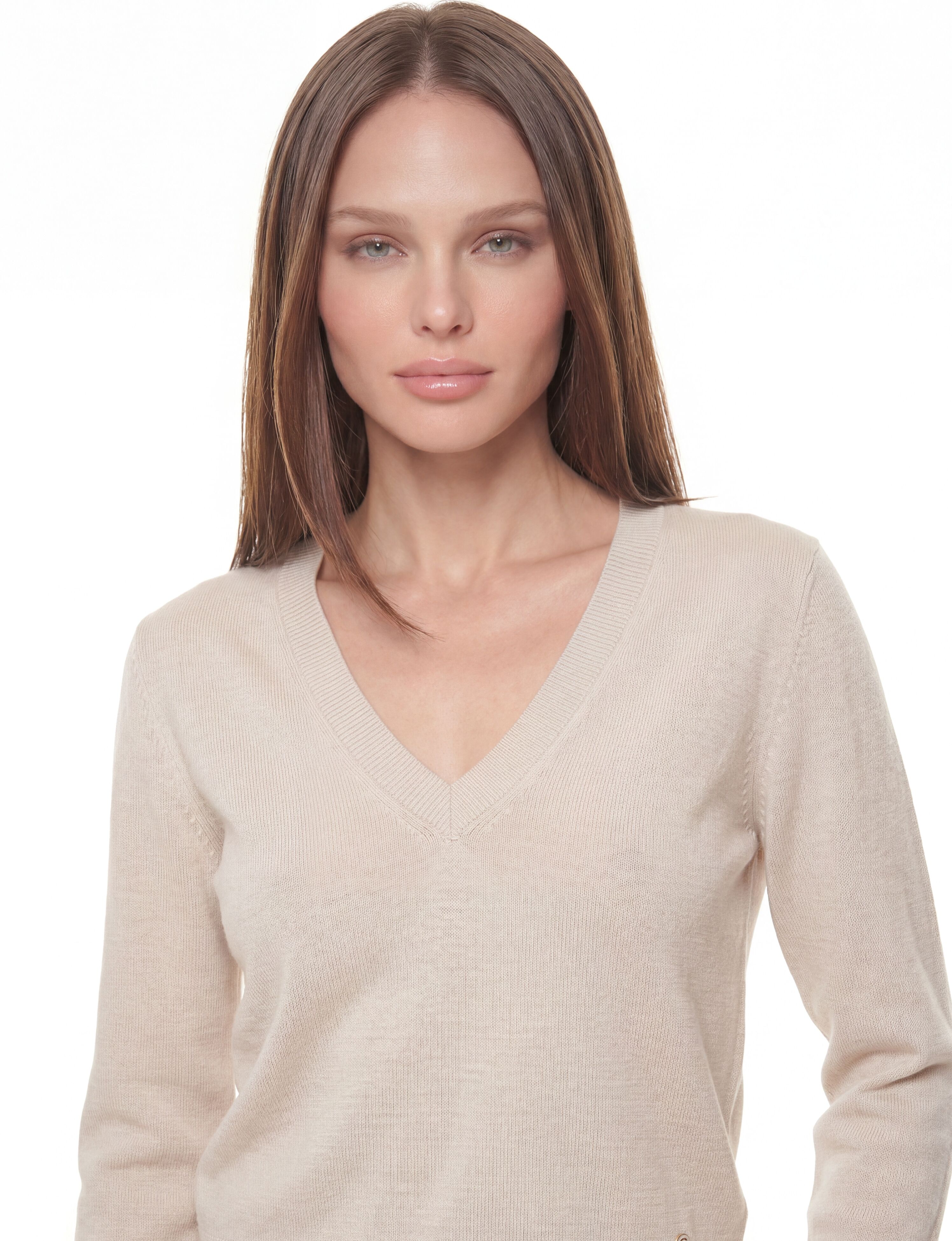 Wollpullover GUESS "LS VN PRISCILLA SWTR", Damen, Gr. M, beige (creme brulee heather), Feinstrick, Obermaterial: 100% Wolle, meliert, hüftlang, V-Ausschnitt, Rippstrickbündchen, Pullover Wollpullover, mit V-Ausschnitt, Merinowolle creme brulee heather M
