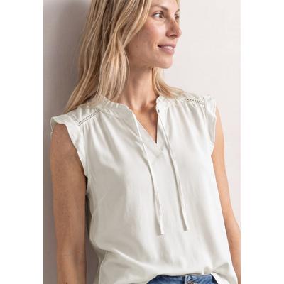 Spitzentop STREET ONE, Damen, Gr. 46, sanftes weiß, Web, Obermaterial: 95% Viskose, 5% Elasthan, unifarben, hüftbedeckend, V-Ausschnitt, Tops Spitzentop, Spitzeneinsatz im Schulterbereich