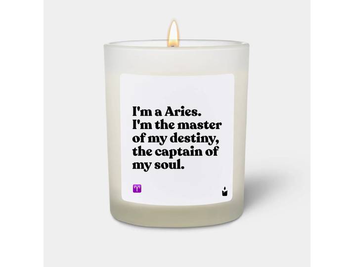 Duftkerze Weiss Woody I'm a Aries. I'm the master of my destiny, the captain of my soul.