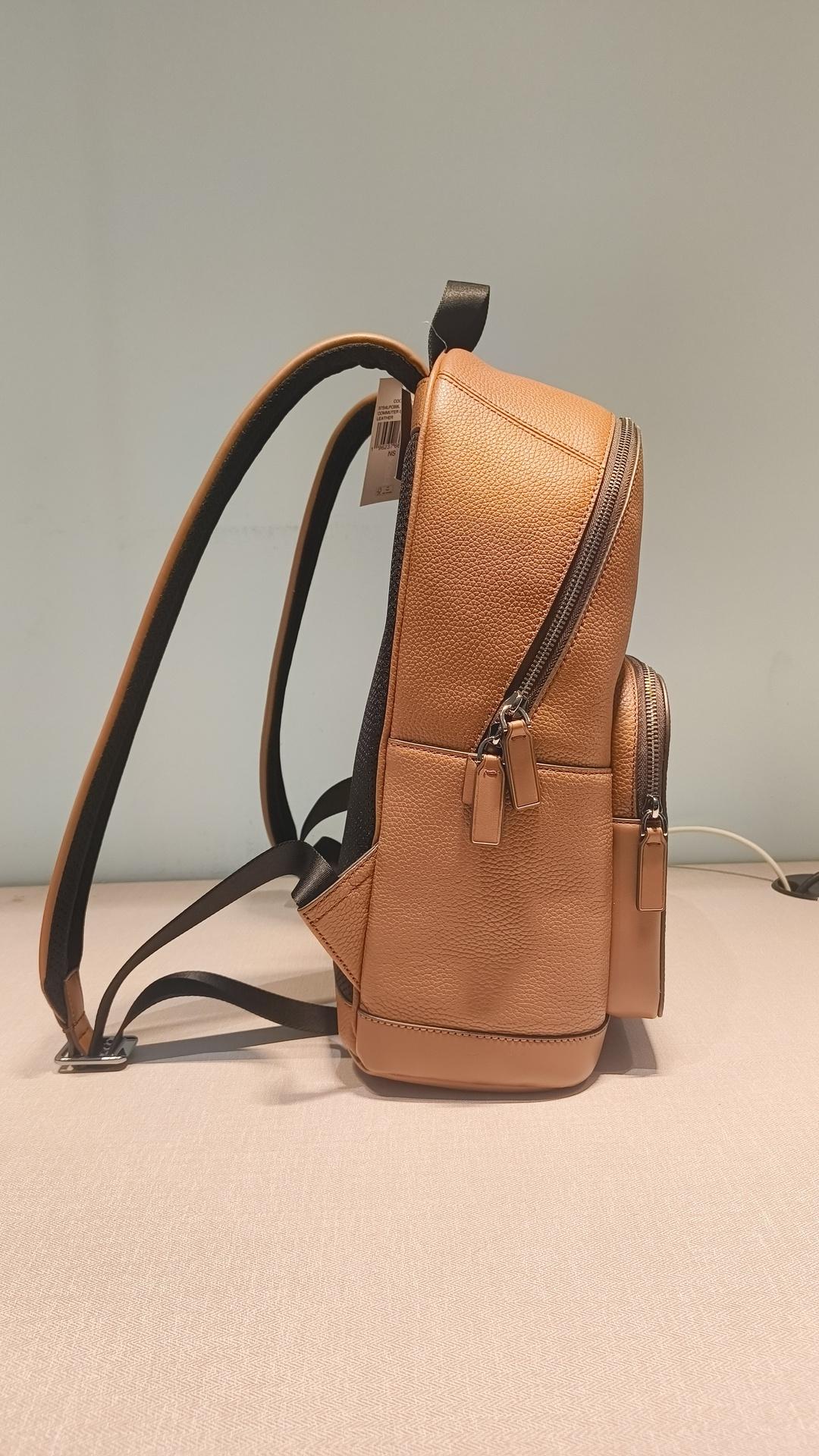 Rucksack für Herren, aus Rindsleder, Marke Michael Kors, Farbe Schwarz. Mit Reißverschluss und einer Fronttasche