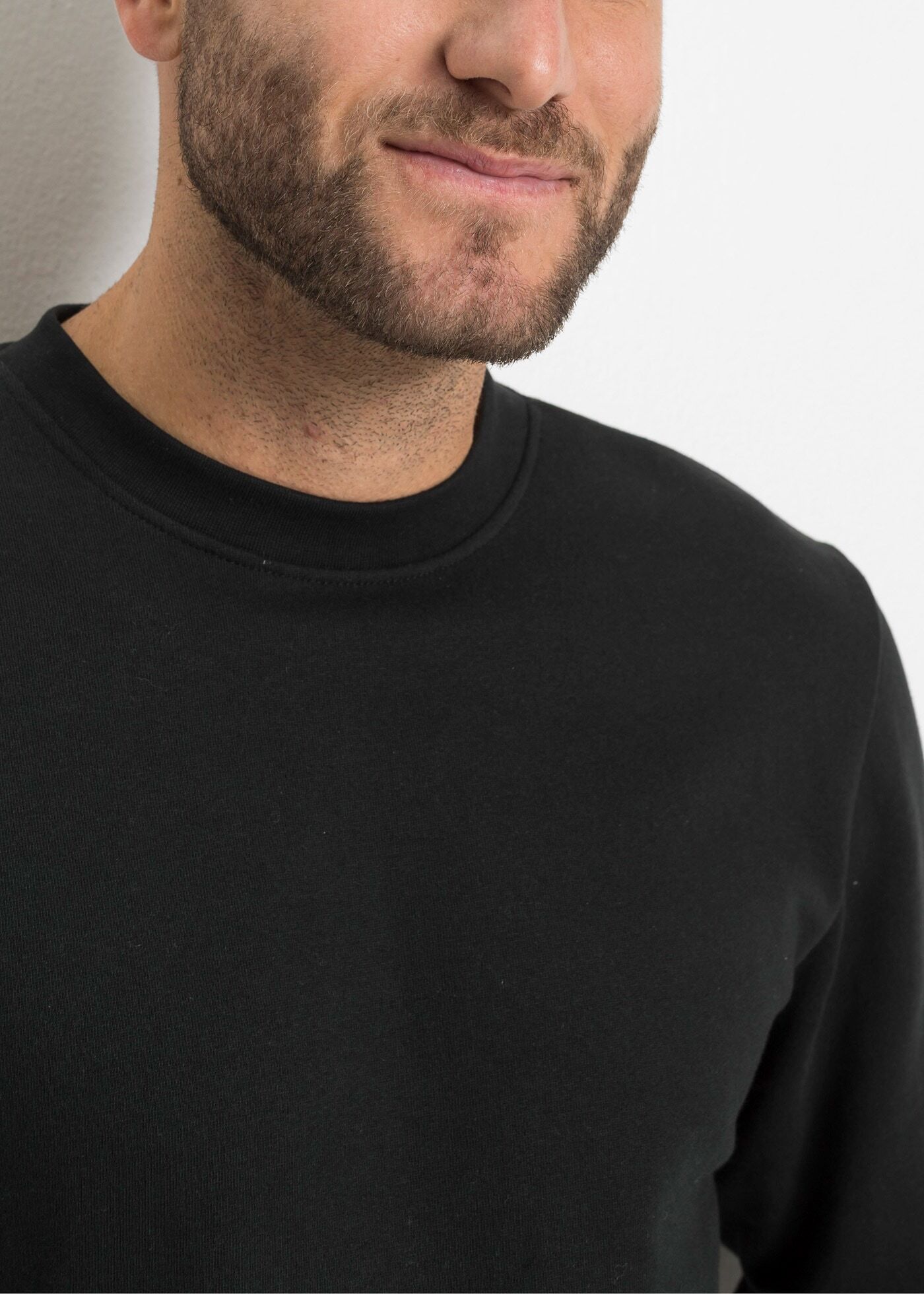 bonprix "Sweatshirt", mit weich angerauter Innenseite, aus Baumwolle und Polyester, hüftlang