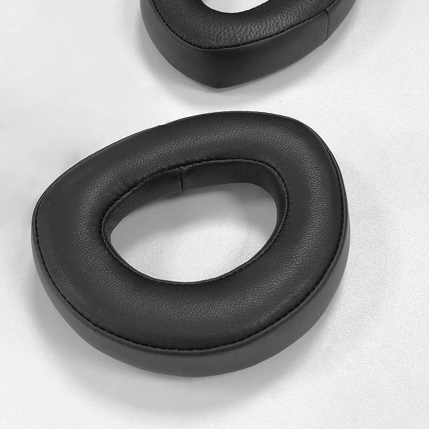 INF Schaffell-Ohrpolster für Sennheiser HD700 - 1 Paar
