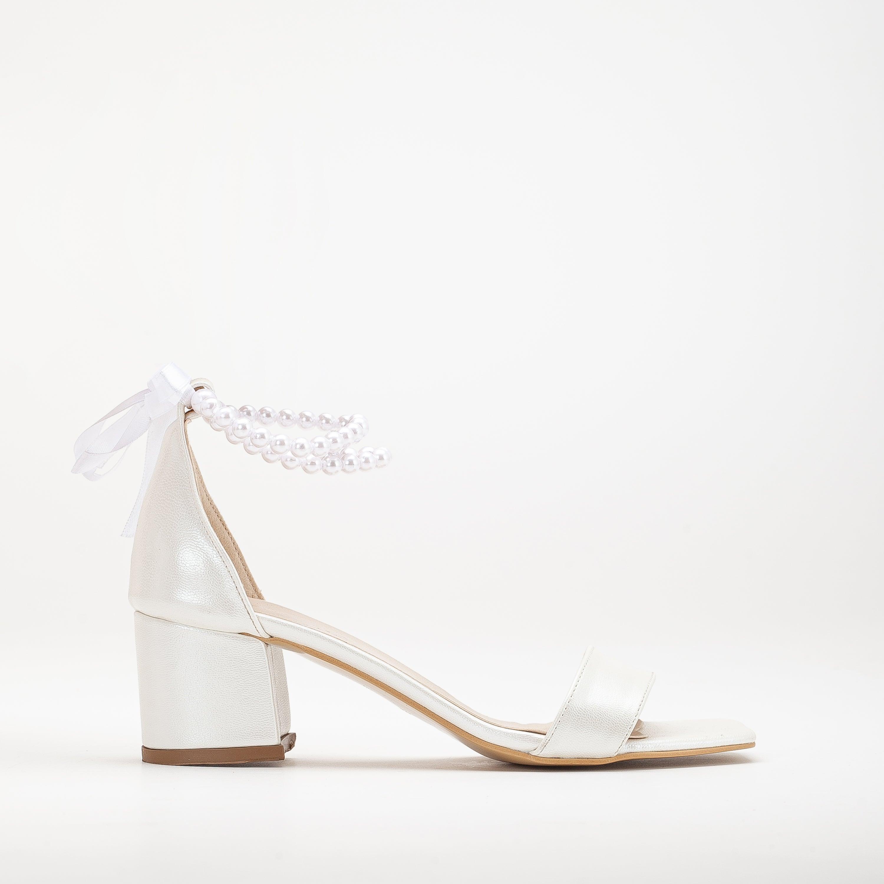 Illy Laag Block Hak Sandalen with Pearls