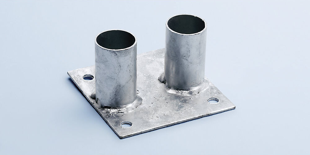 Stahl-Bodenplatte, verzinkt, für Mobilzaun, Länge x Breite 150 x 130 mm Schake