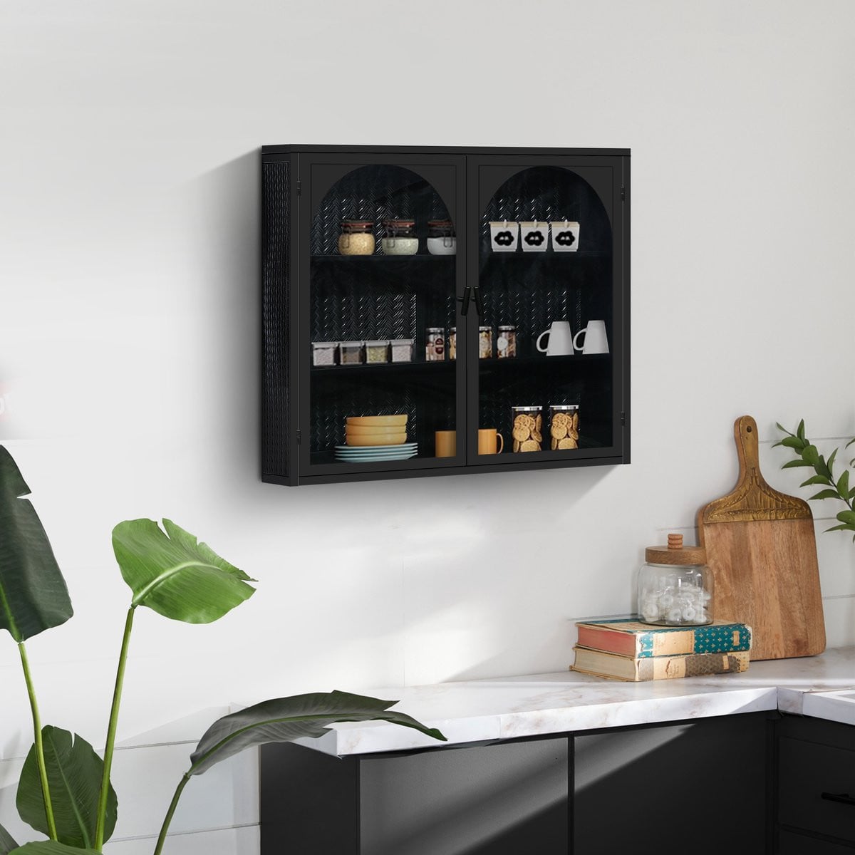 Zubaliya Zwarte wandkast met glazen deuren en metalen details, geschikt voor woonkamer, badkamer of hal