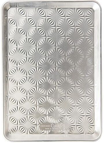 Nordic Ware Naturals Aluminium Vintage Starburst Half Sheet