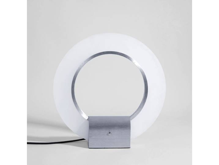 LED-Ringlicht aus silberfarbenem, gebürstetem Aluminium