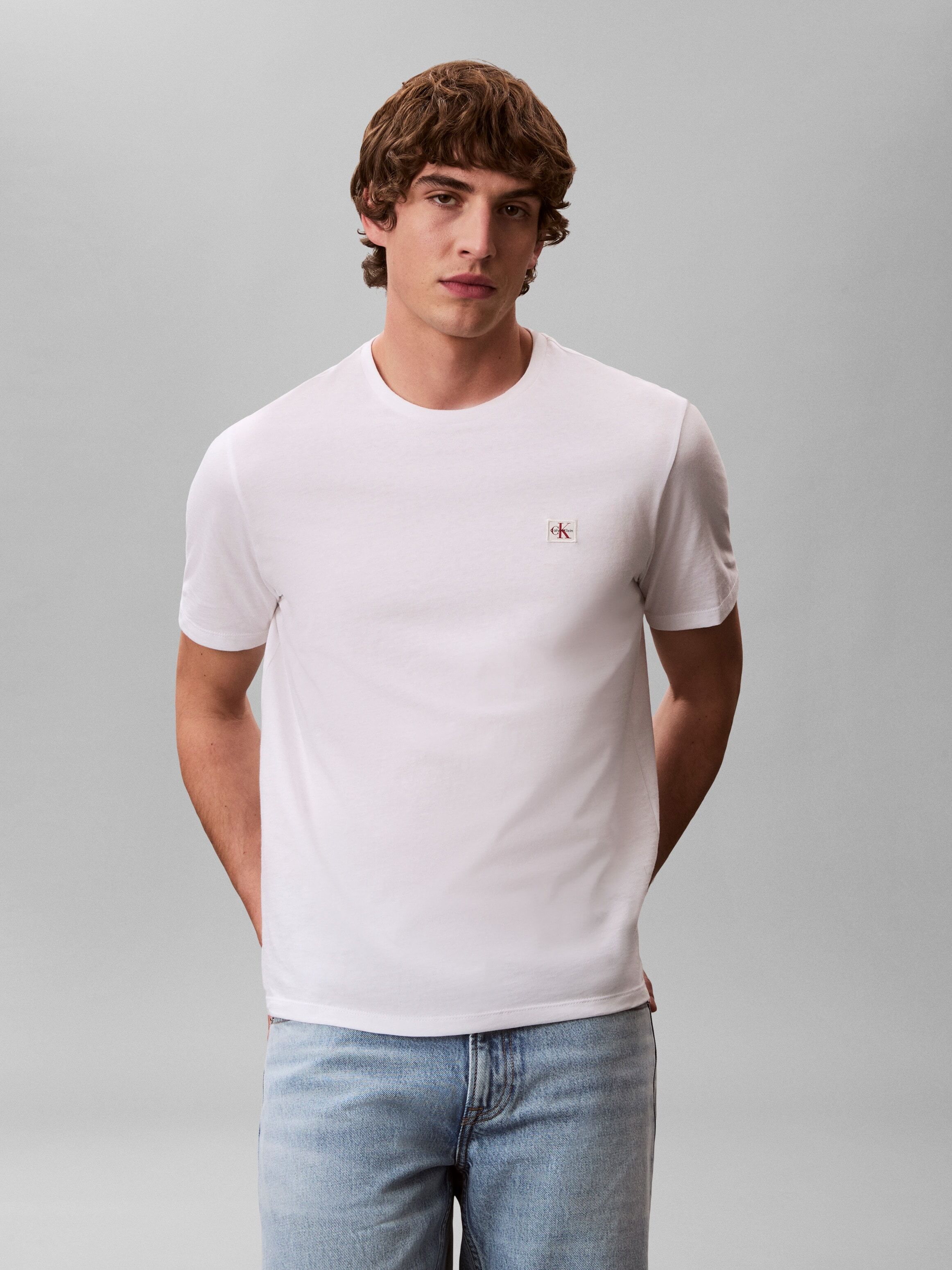 T-Shirt CALVIN KLEIN "SS BADGE TEE 2 PACK", Herren, Gr. XXL, blau (maritime navy, hellweiß), Single Jersey, Obermaterial: 100% Baumwolle, unifarben, klassisch normal, Rundhals, eingesetzt abgesteppte Kante, Shirts T-Shirt, Mit Rundhalsausschnitt maritime 