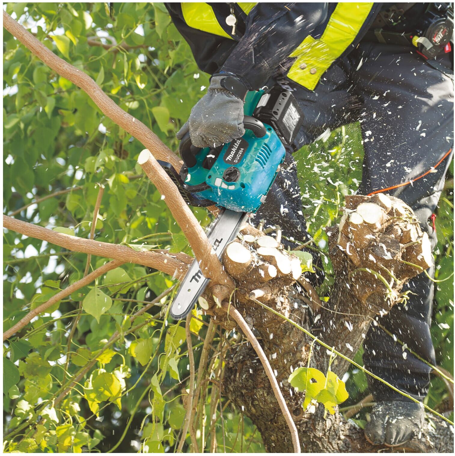 Makita DUC254CZ Akku-Kettensäge 18 V, 1/4 Carving (ohne Akku, ohne Ladegerät)   für Holzschnitzereien und Kunstwerke   mit Schnittlänge von 25 cm und Kettenschmierung  )
