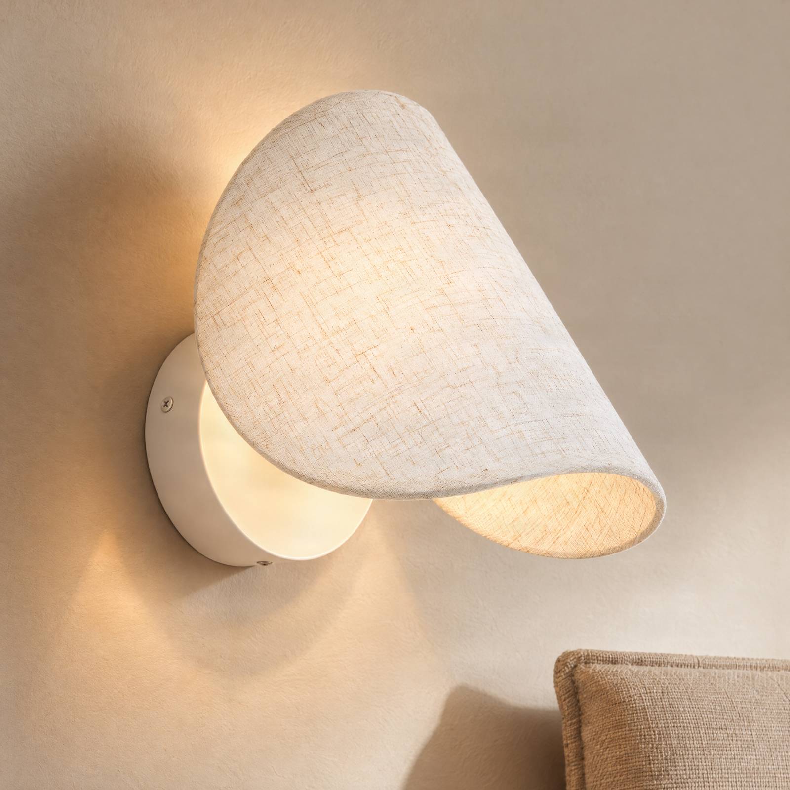 Wandlampe Tamani Lucande, dimmbar, creme / amber, für Wohn- / Esszimmer, Textil / Stoff / Seide, Design, Wandleuchte, Wandlampe Innen