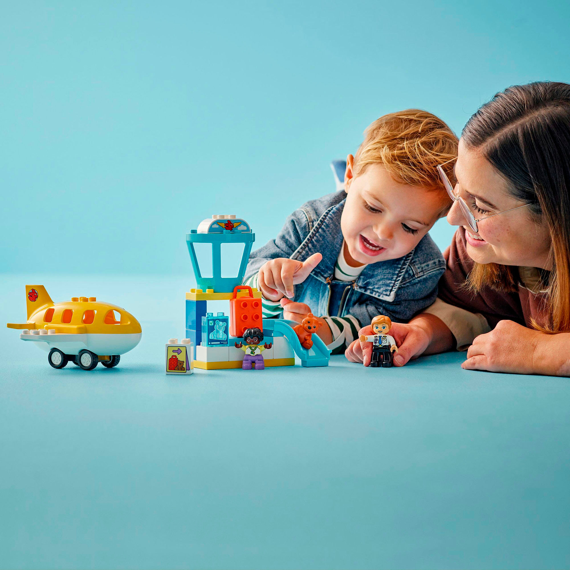 Konstruktionsspielsteine LEGO "Erster Besuch im Flughafen (10443), LEGO DUPLO Town", bunt, Spielbausteine, Kinder, Kunststoff, Konstruktionsspielsteine, Made in Europe