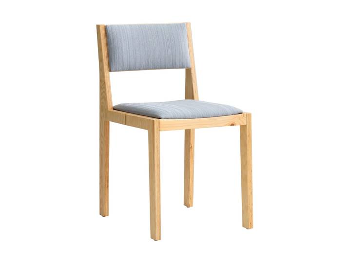 Vaarnii 016 Maasto Dining Chair Stuhl Matt geöltes Wachs-Kiefernholz, frontseitig bezogen grau