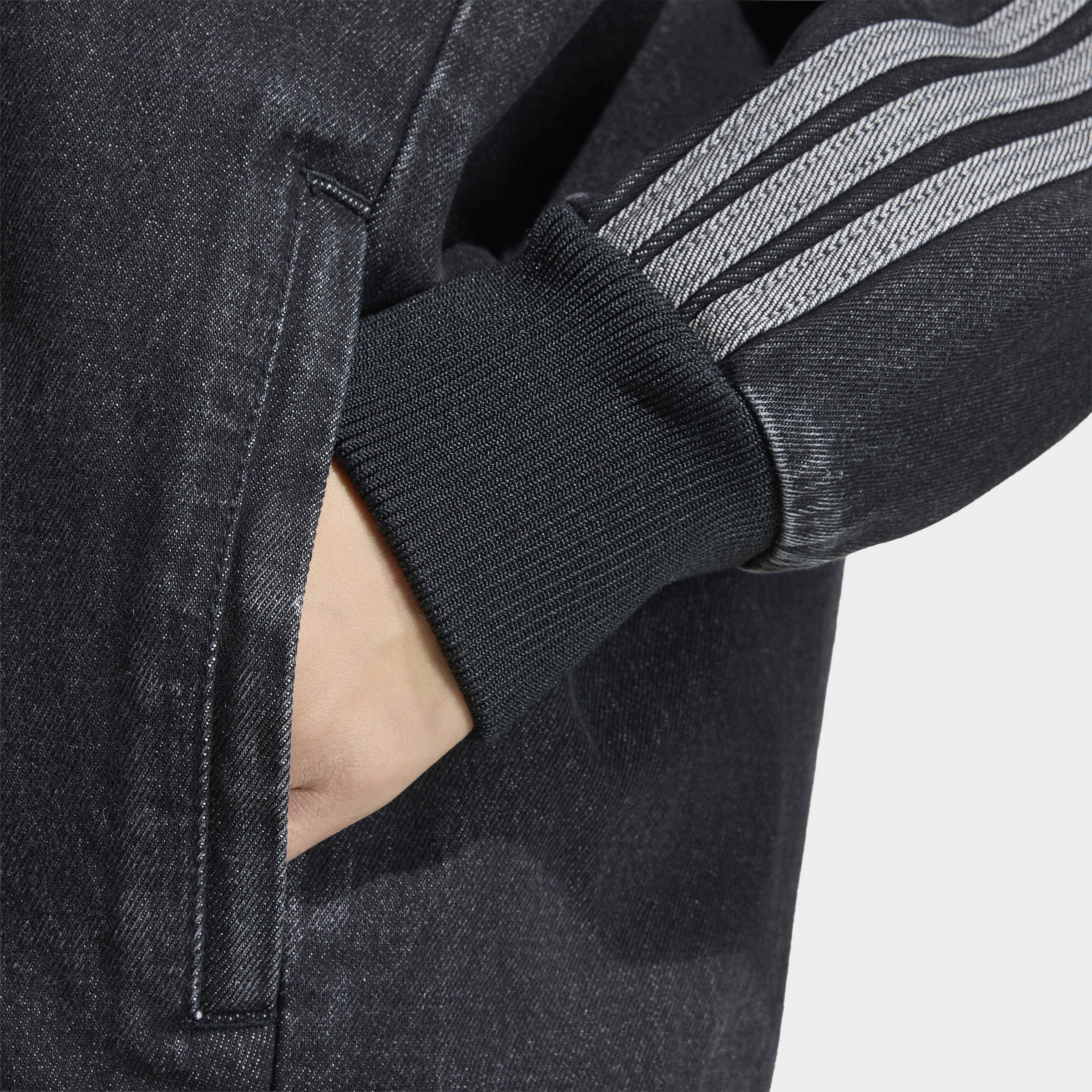 Outdoorjacke ADIDAS ORIGINALS "SST OVERSIZE DENIM ORIGINALS", Damen, Gr. S, schwarz (true schwarz denim), Obermaterial: 100% Baumwolle, Jacken Outdoorjacke, für Erwachsene, mit Reißverschluss, aus Baumwolle