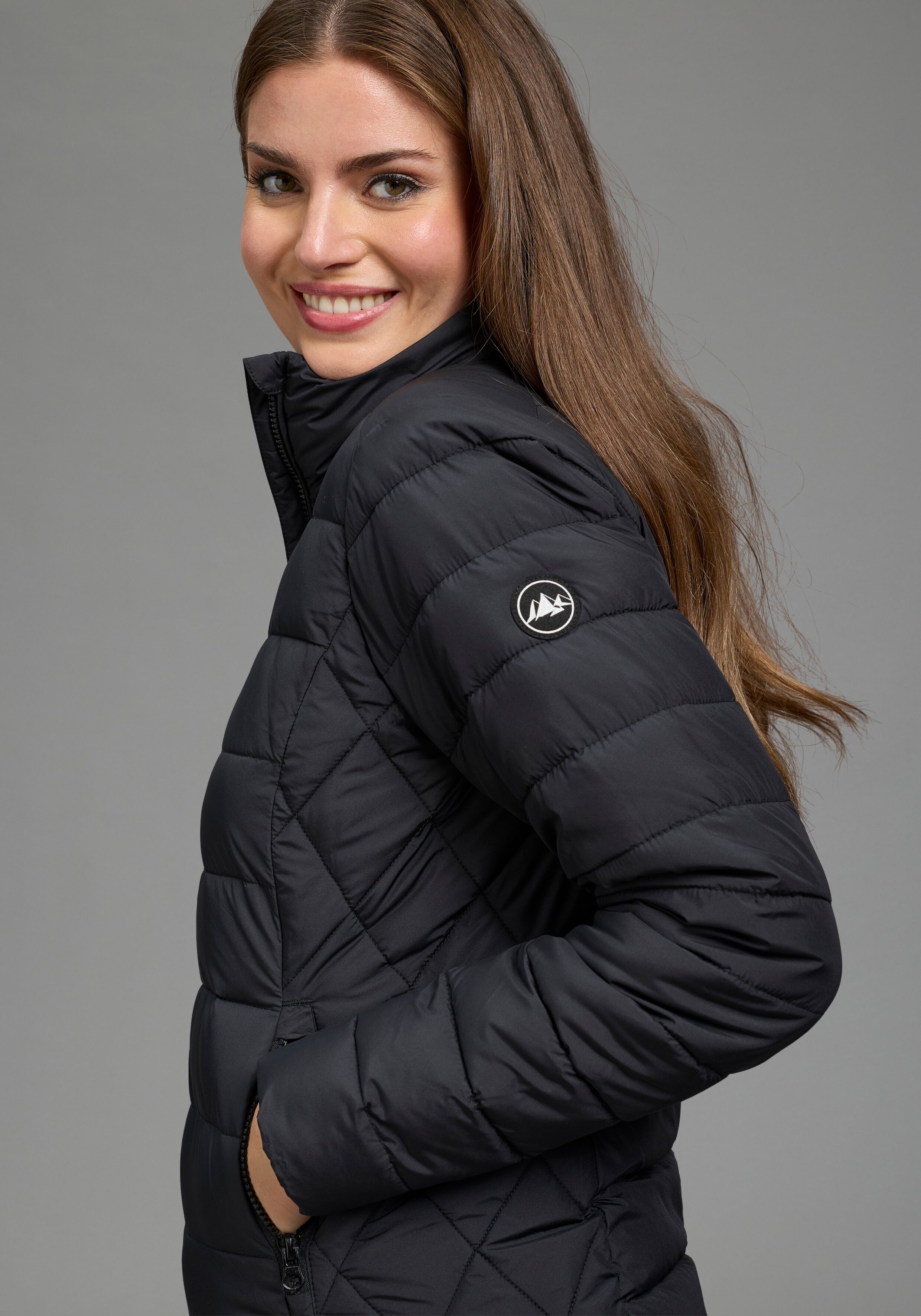Steppjacke POLARINO, Damen, Gr. 46, schwarz, Web, Obermaterial: 100% Polyester. Futter: 100% Polyester. Wattierung: 100% Polyester, unifarben, figurumspielend hüftlang, Jacken Steppjacke, mit seitlichem Einsatz und Stehkragen leichte Übergangsjacke schwar