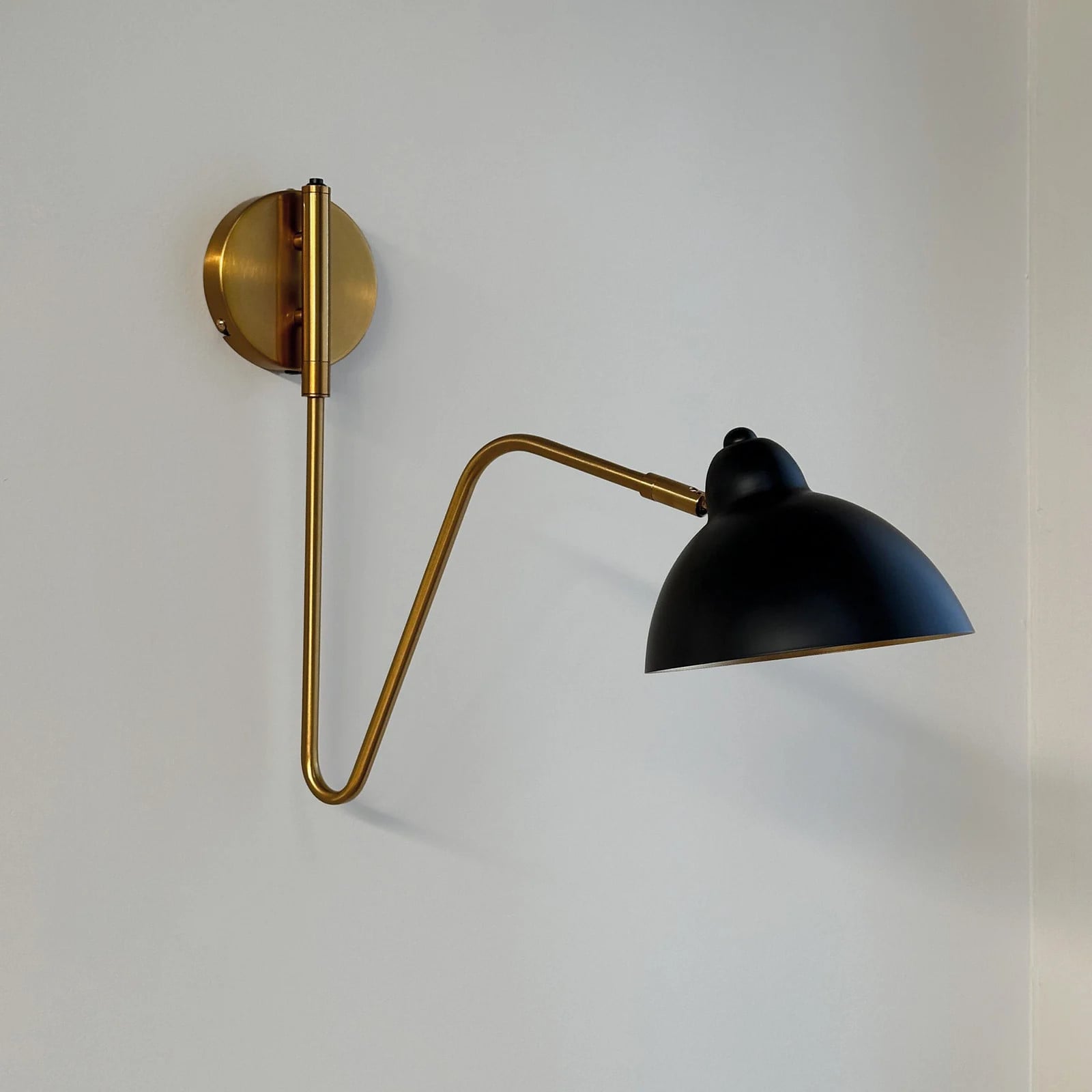 Dyberg Larsen Futura Wandlamp Black/Brass