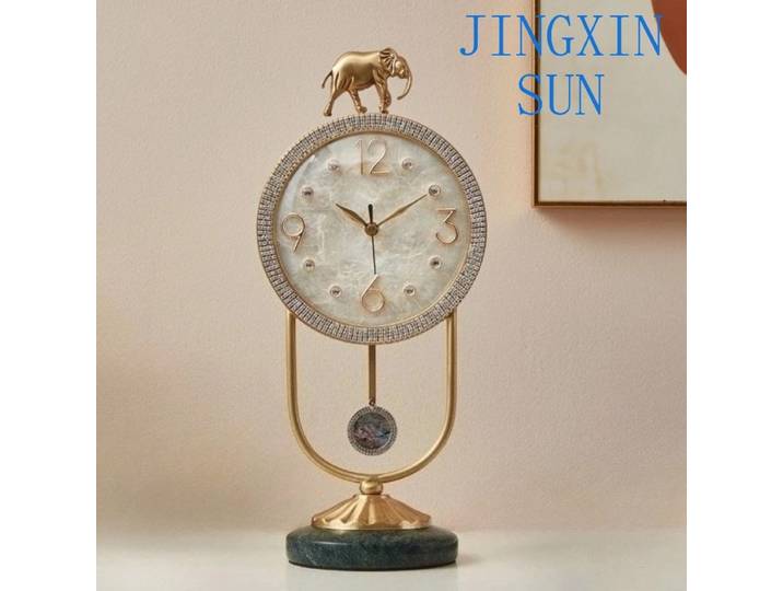 Horloge de Table de Style Antique, horloge silencieuse en laiton, horloge sur pied rétro en métal pour décoration et accessoires de salon