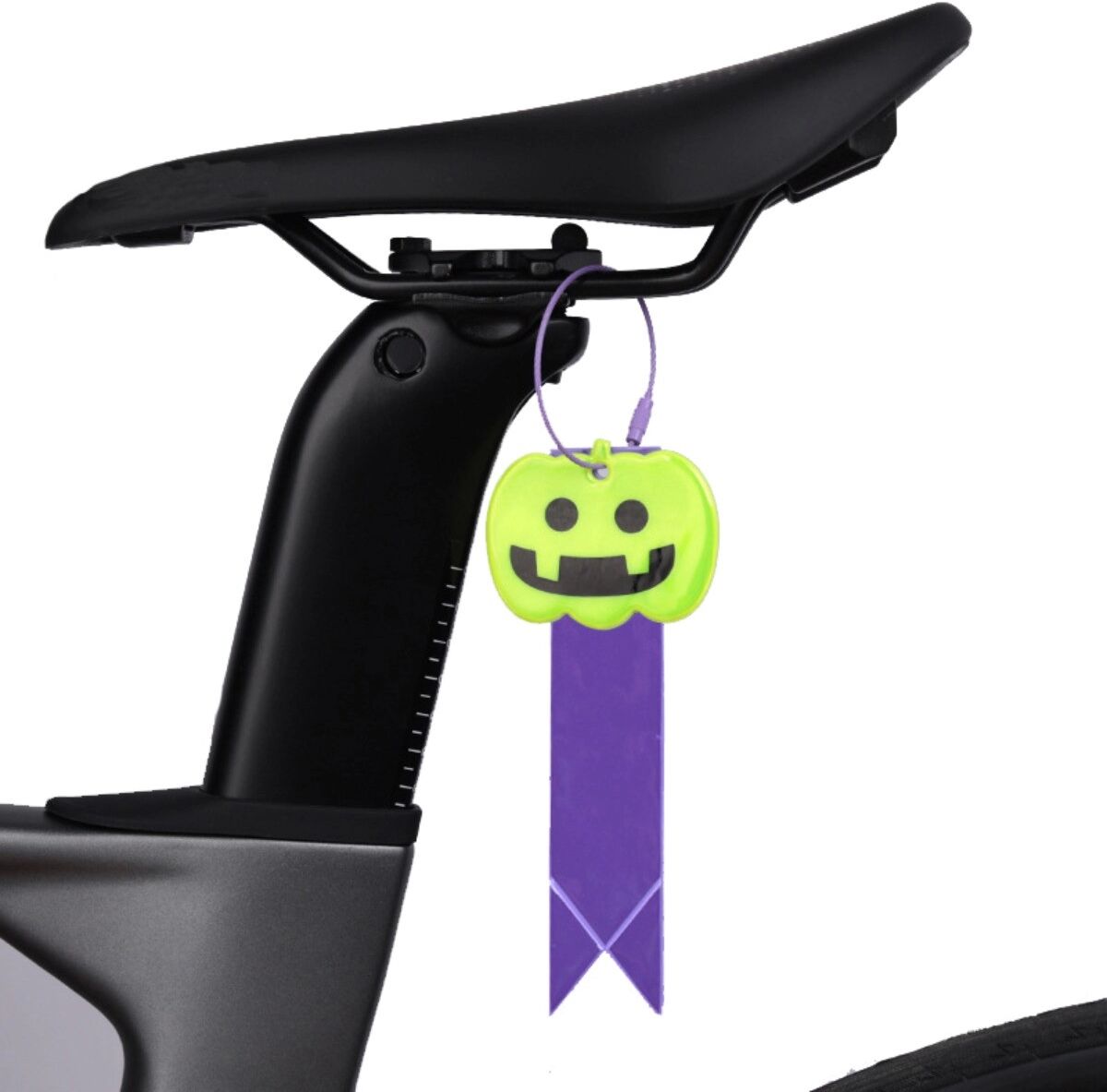 INF Reflektierender Kürbis-Anhänger mit Stahlring – Grün und Lila PVC hochsichtbarer Fahrrad- und Rucksack-Sicherheitsanhänger