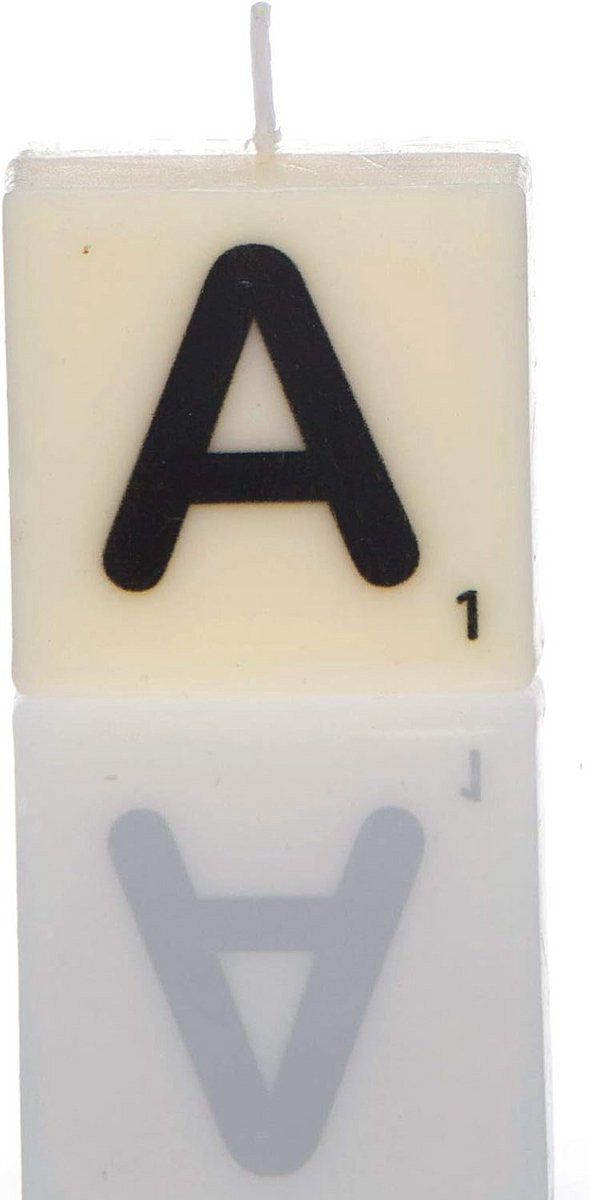 Kaars met de letter A voor een persoonlijke sfeer