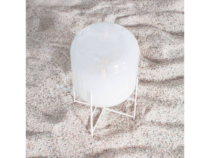 pulpo Designer Tischlampe Oda Small, weiß / opal, für Wohn- / Esszimmer, Metall, Design