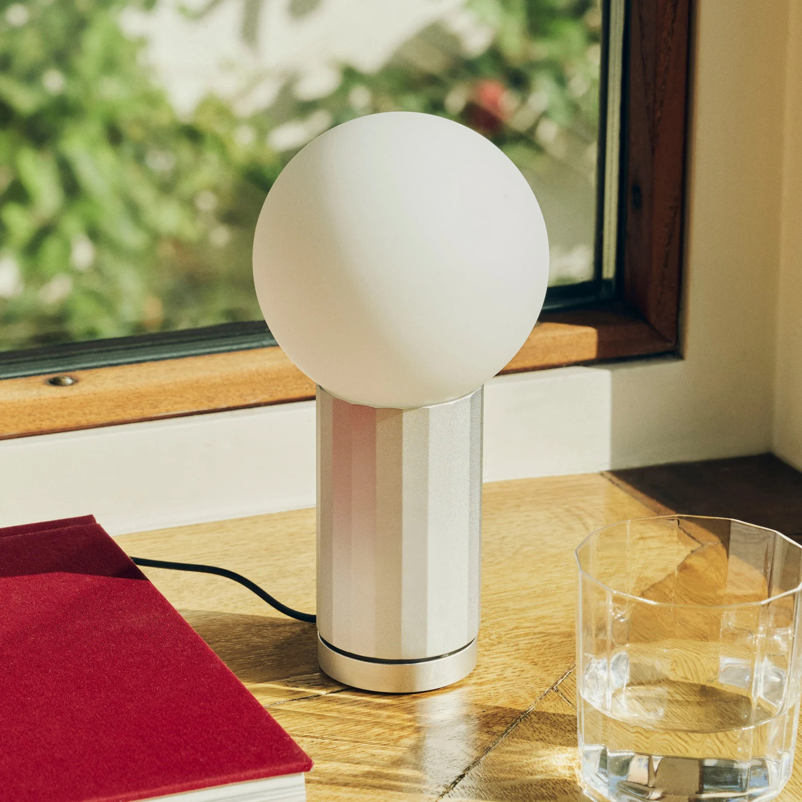 HAY TURN ON LED tafellamp met glazen lampenkap, aluminium, Hoogte: 20 cm