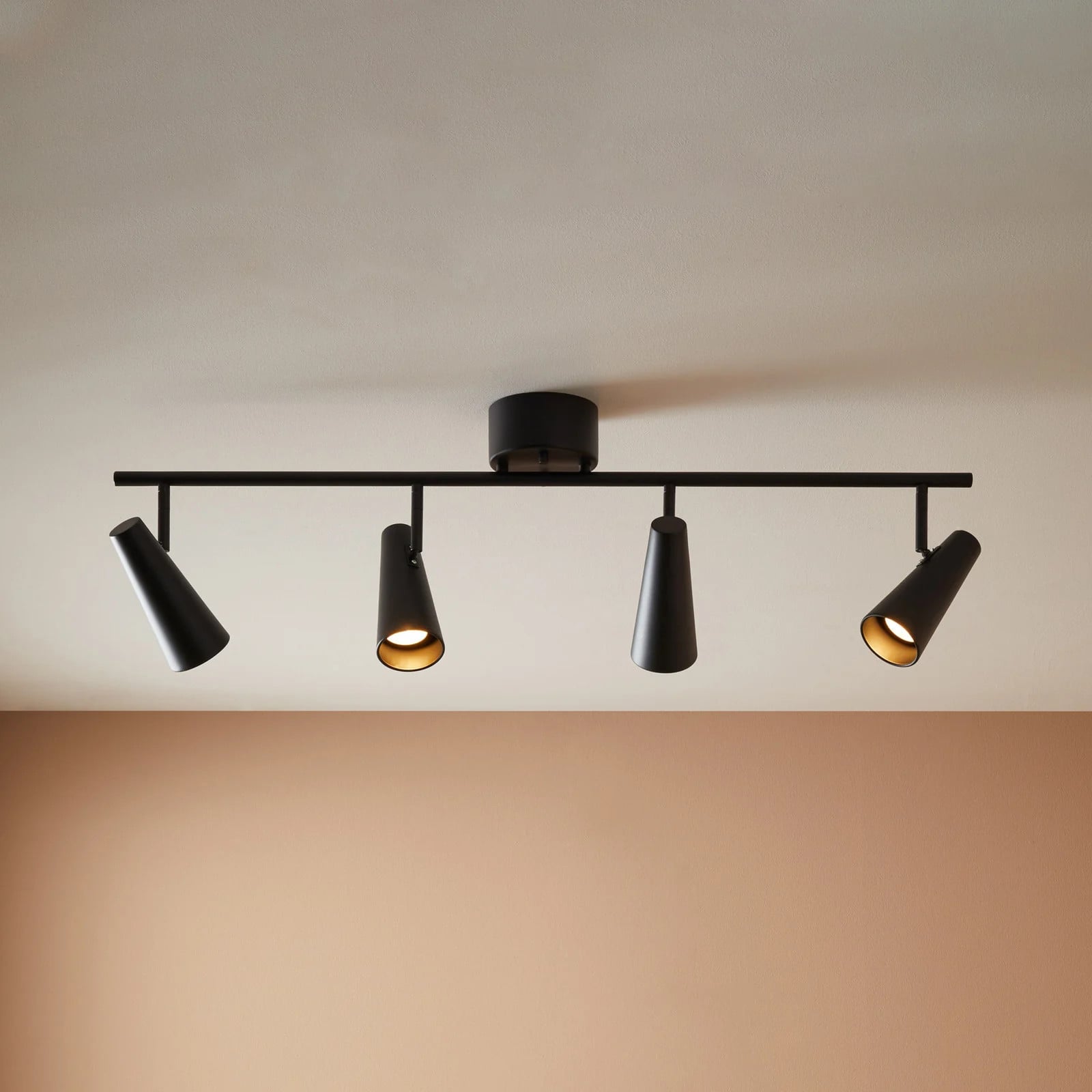 Markslöjd Crest Plafondlamp Zwart - Modern Metaal - GU10 - B: 94 cm, D: 24 cm, H: 12 cm