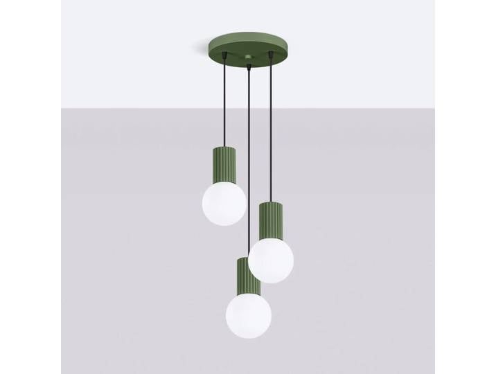 Suspension verte avec 3 sphères en cristal suspendues