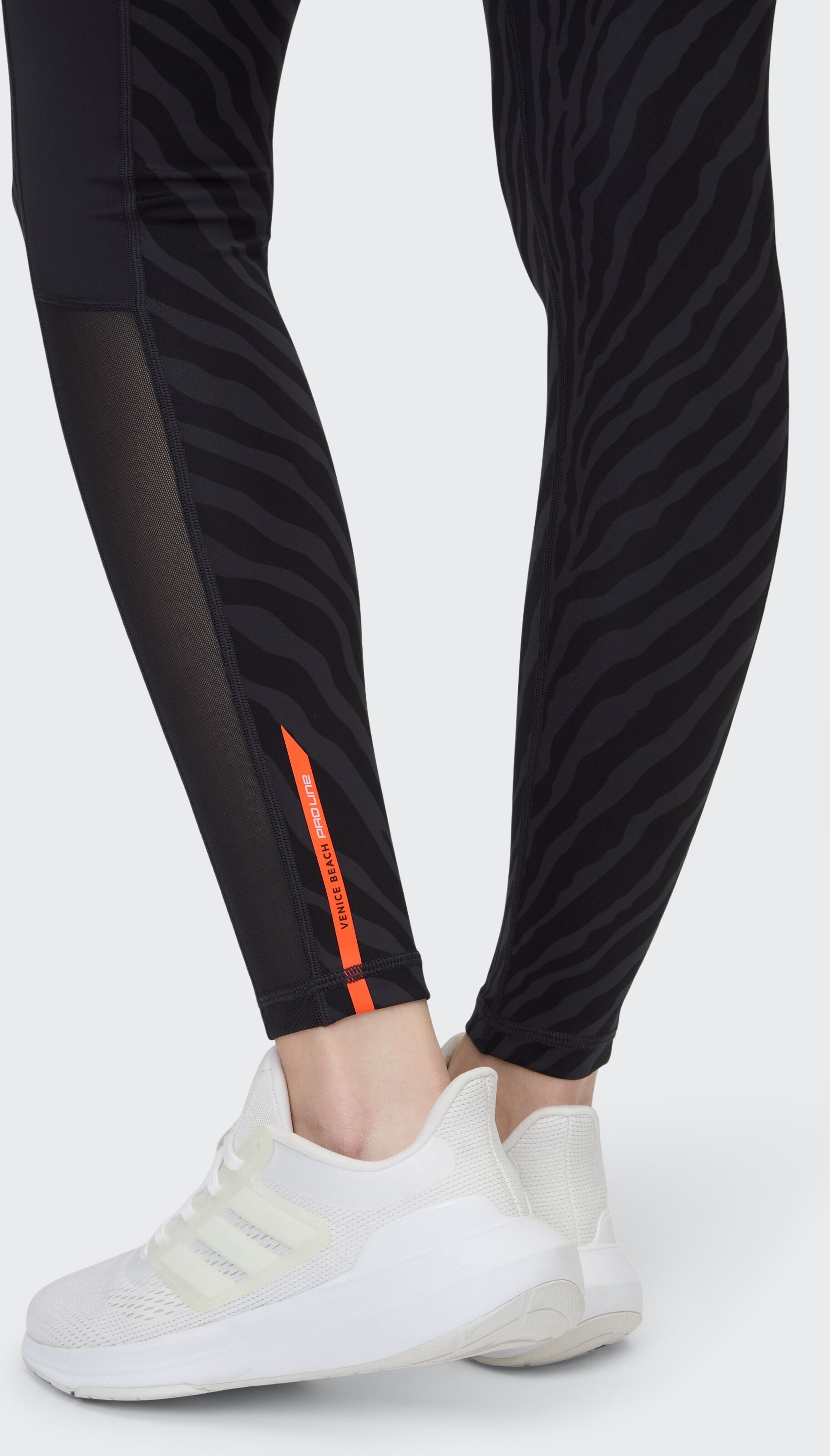 Leggings VENICE BEACH "Leggings COL.SPRINGS", Damen, Gr. M (40), N-Gr, schwarz (aop_new skin), Obermaterial: 83% Polyester, 17% Elasthan, Hosen Leggings, sportliches Design, für den Einsatz beim Laufen, Leggings-Schnitt aop_new skin M (40), N-Gr