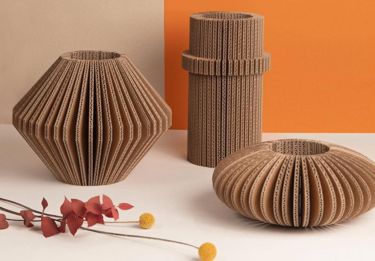 Unieke ovale vaas van gerecycled karton van Tout Simplement