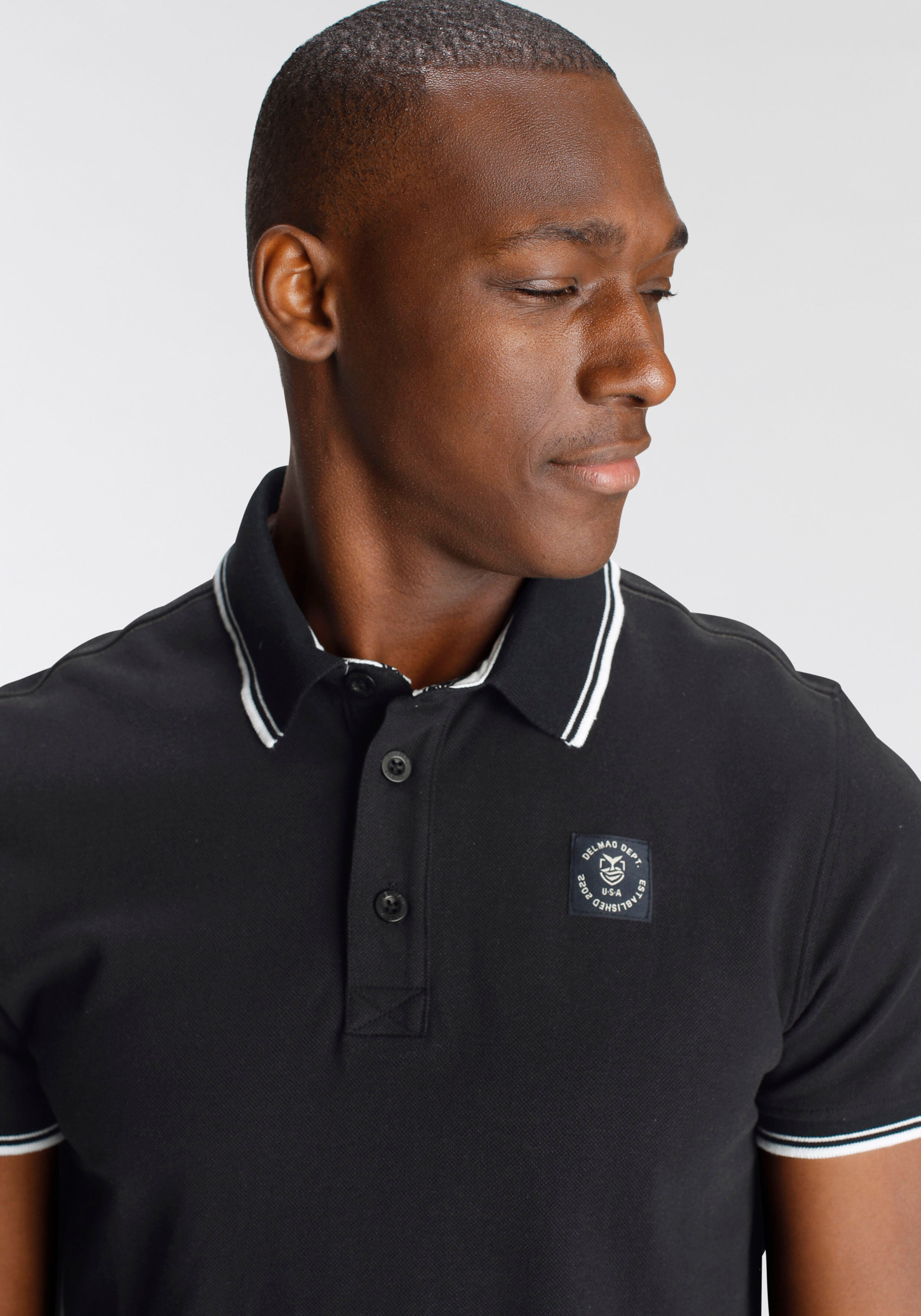 Poloshirt DELMAO "in vielen Sommer Farben Preis-Leistungs Bestseller", Herren, Gr. 3XL (64/66), schwarz, Piqué, Obermaterial: 100% Baumwolle, unifarben, Basic, regular fit, Rippbündchen, Shirts Poloshirt, Trendige lockere Passform, immer perfekt gestylt S
