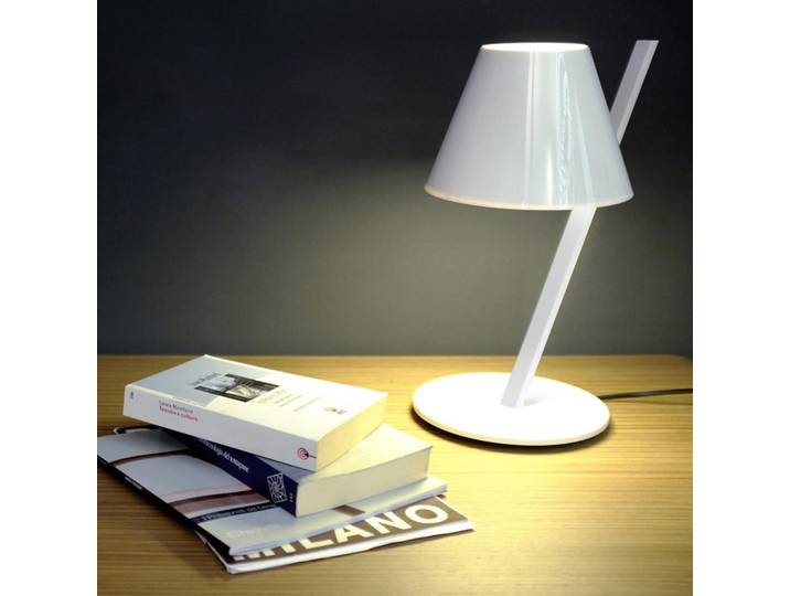 La Petite Tischleuchte Weiß - Artemide - Wohnzimmer - Design - Metall - Mit Schirm