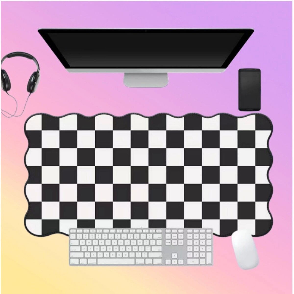INF Übergroßes Mauspad 40cm x 90cm – Kariertes Gaming-Muster mit wellenförmiger Kante, gummierte rutschfeste Unterseite und Schwarz-Weiss