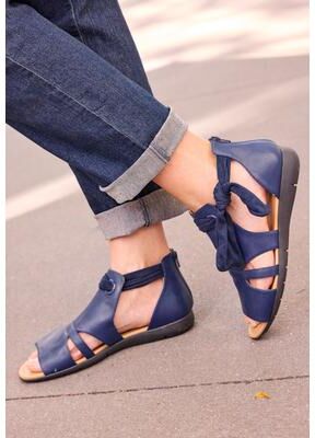 Women's The Annika Shootie by Comfortview in Navy (Size 11 M)