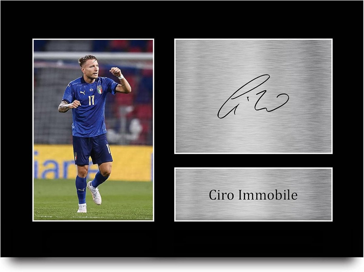 Gedrukte gesigneerde foto van een Italiaanse voetballer voor volwassenen