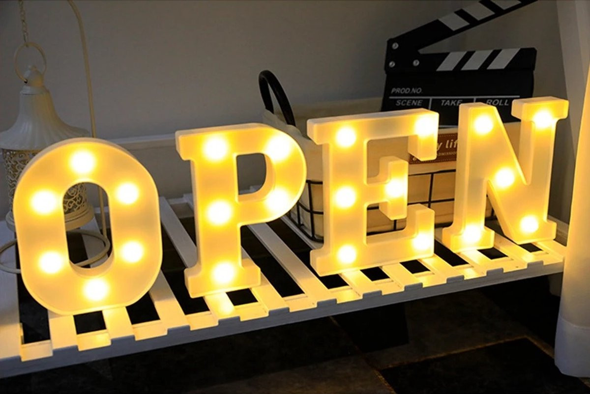 Lichtgevende LED Letter OPEN - Wit - 22 cm