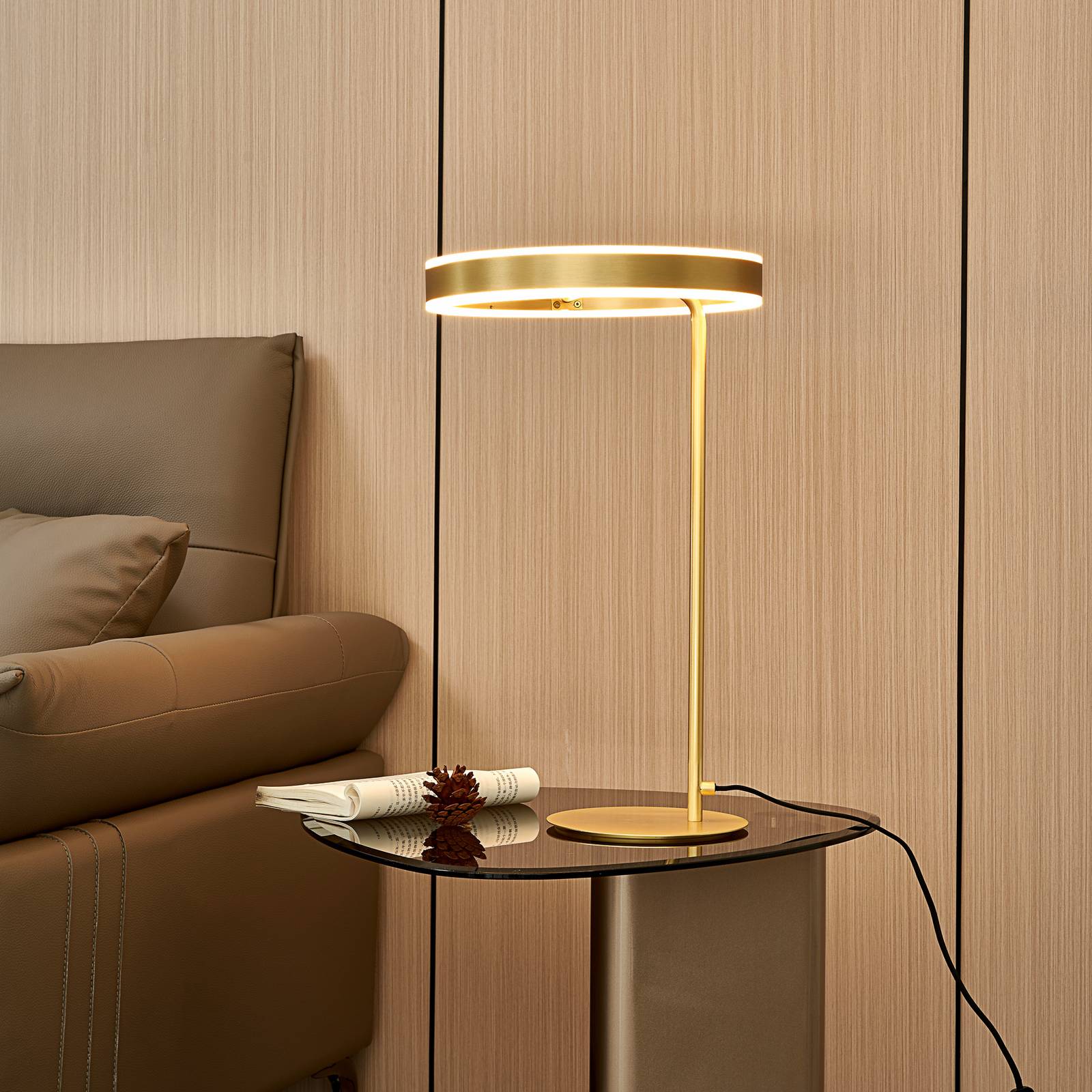 Lámpara de mesa LED Yekta Lucande, atenuable, Latón / Oro, Salón / Comedor, Metal, Diseño, Lámpara de mesa LED