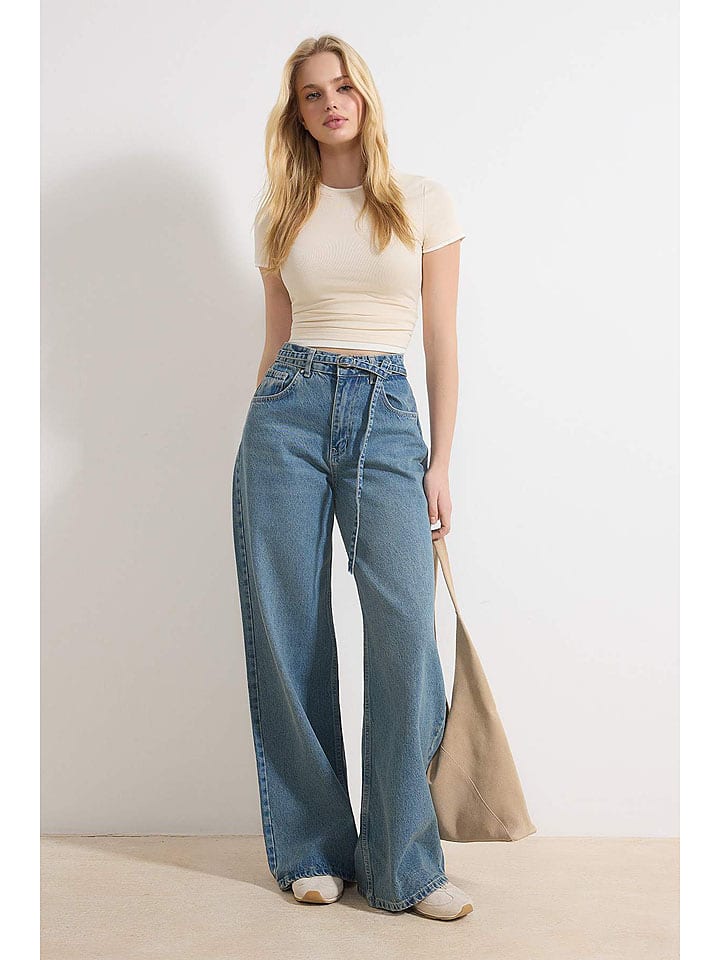 trendyol Jeans - Comfort fit - in Blau - 36