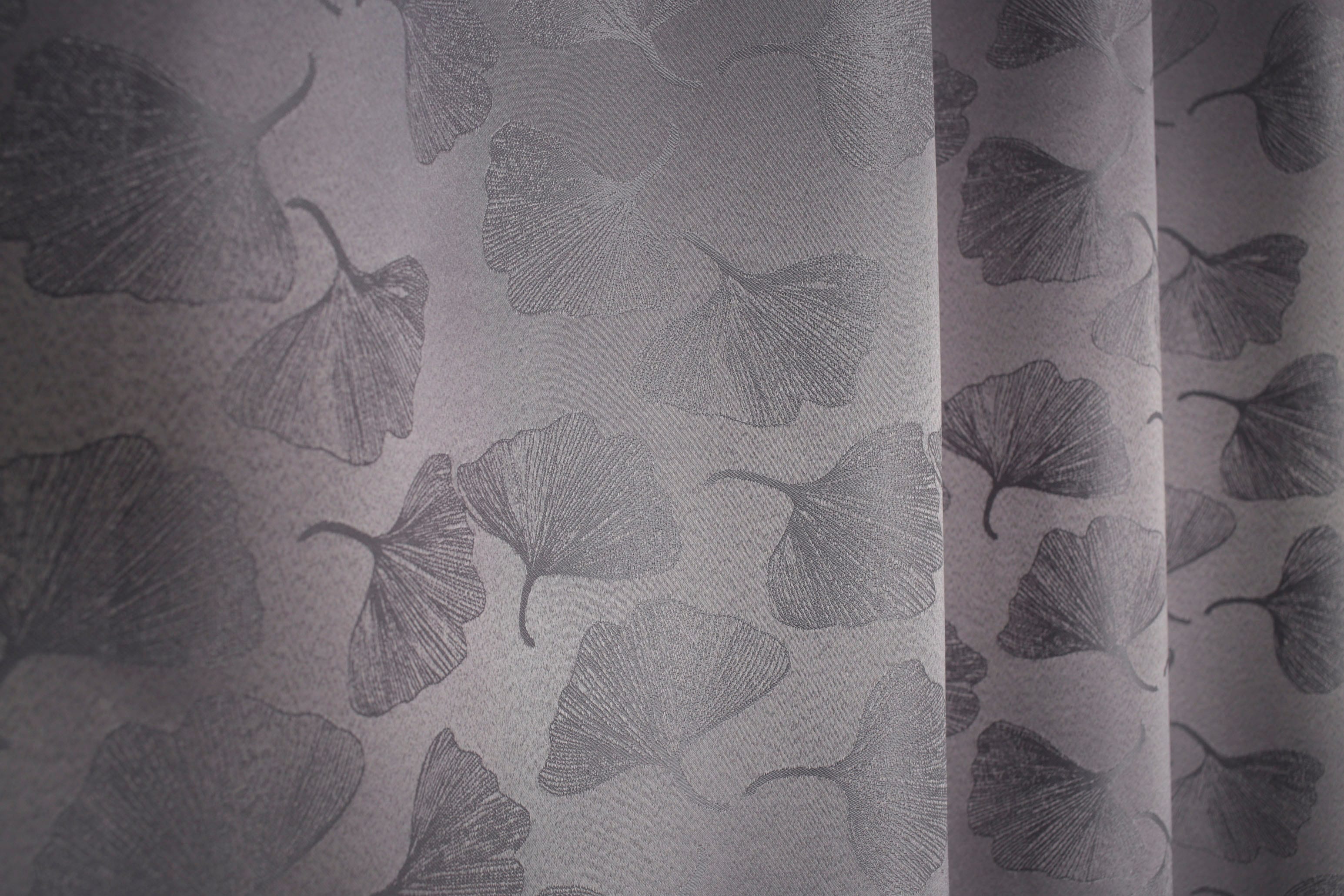 Vorhang HOME WOHNIDEEN "GINGKO" Gr. 2, grau, B:135cm H:175cm, Polyester, Gardinen, Vorhang, Verdunkler, jacquardgemustertes Gingko-Blatt-Motiv, 100% verdunklend grau 175cm, Multifunktionsband, 135cm