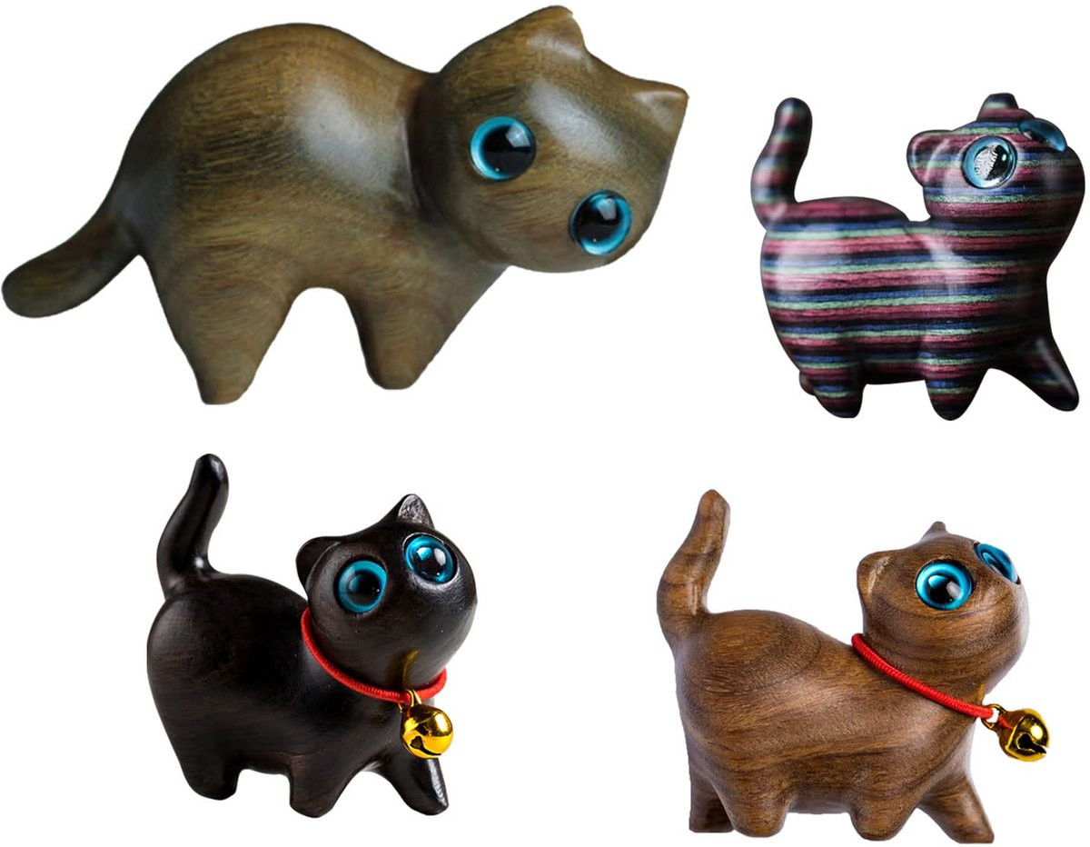 Dailygoods - Set van 4 handgegraveerde kattenbeeldjes van sandelhout