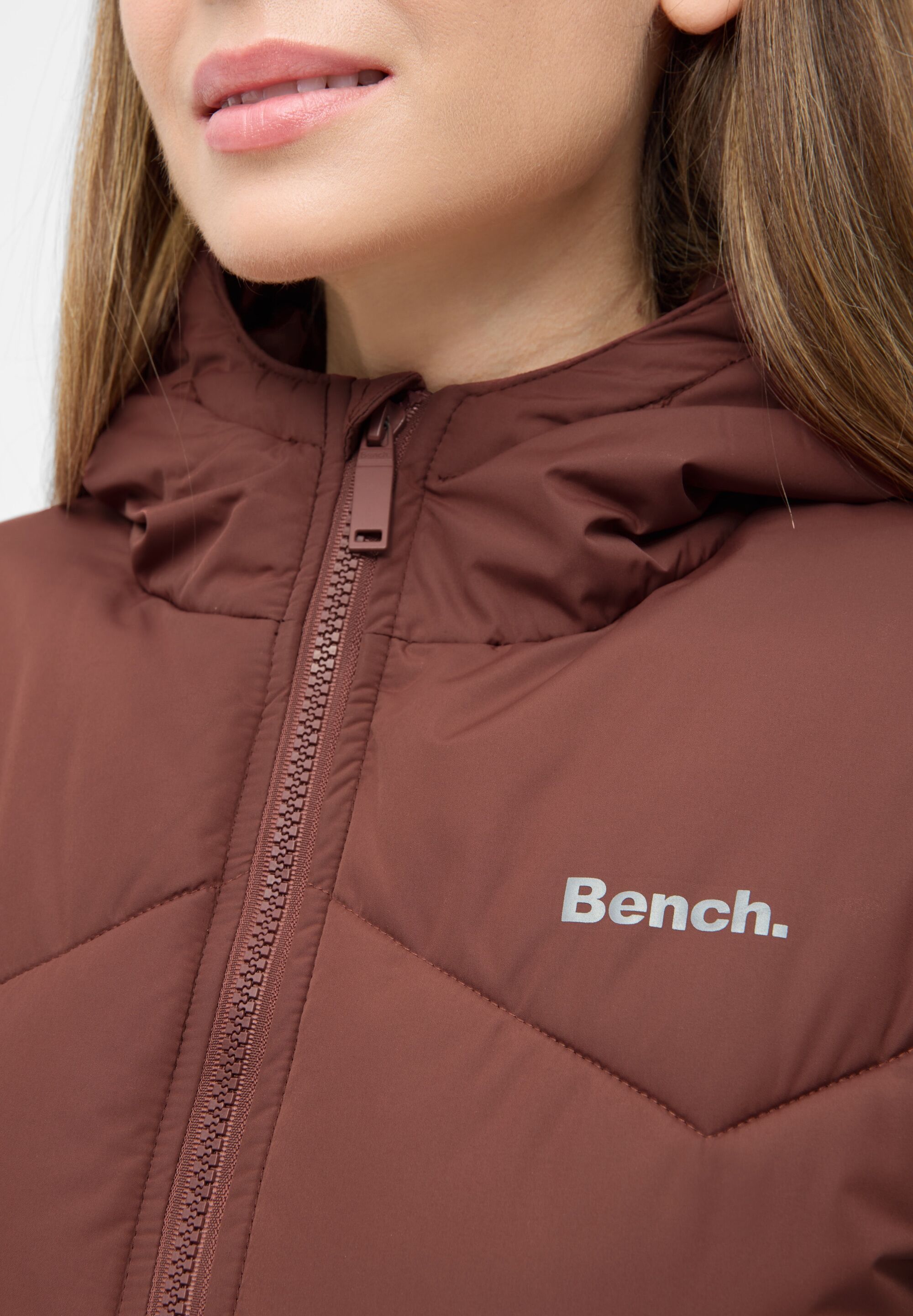 Steppjacke BENCH. "KRIYA", Damen, Gr. 42, braun (rust), Steppware, Obermaterial: 100% Polyester, unifarben, hüftbedeckend, ohne Ausschnitt, Jacken Steppjacke, leichte Winterjacke mit hoher Wärmeleistung und Zick Zack Steppung