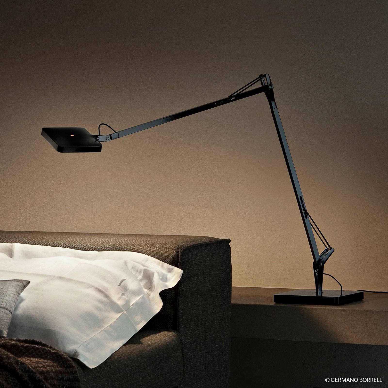 FLOS Lámpara de escritorio LED KELVIN, Negro, Despacho / Oficina, Aluminio, Diseño, Lámpara de mesa LED