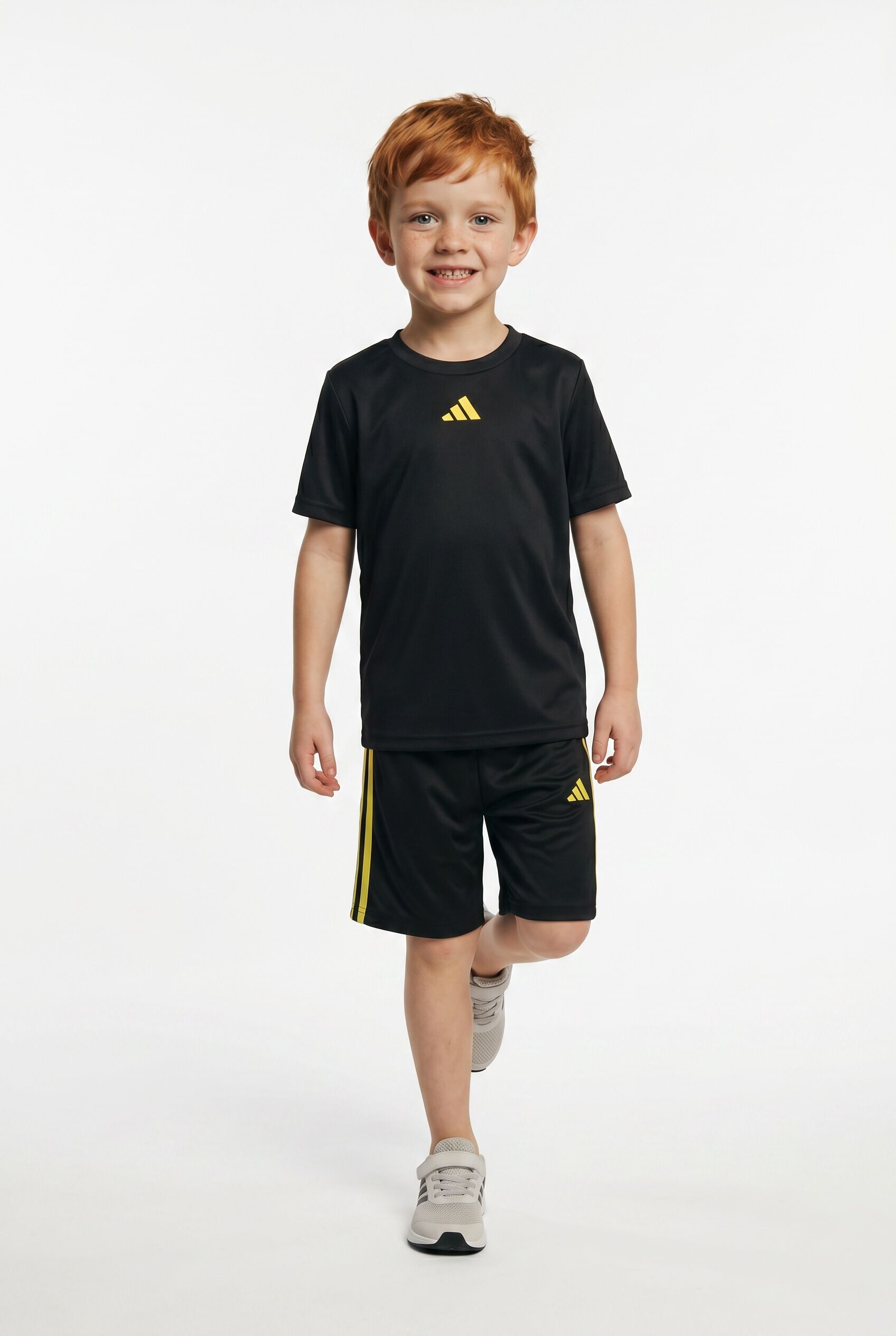 Trainingsanzug ADIDAS SPORTSWEAR "TRAIN ESSENTIALS 3-STREIFEN KIDS -SET", Kinder, Gr. 140, schwarz (schwarz, grün), Obermaterial: 100% Polyester, Sportanzüge Trainingsanzug