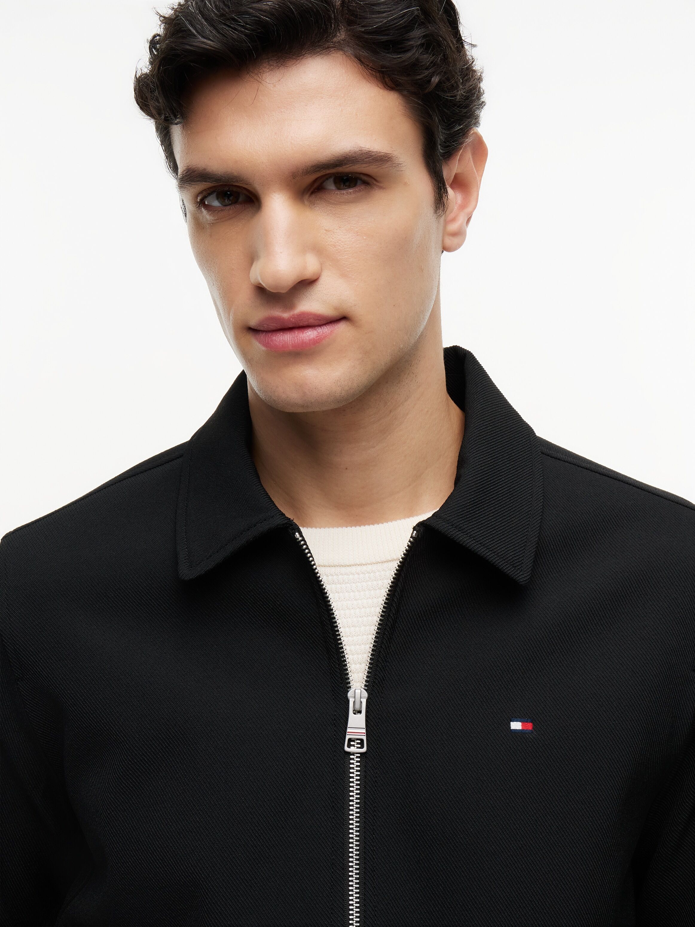 Kurzjacke TOMMY HILFIGER "LIGHT WEIGHT TWILL SHACKET", Herren, Gr. M, schwarz, Twill, Obermaterial: 100% Polyester. Futter: 100% Polyester, normal, Manschette, Jacken Kurzjacke, Twill Struktur Übergangsjacke Blouson Stehkragen Jacke