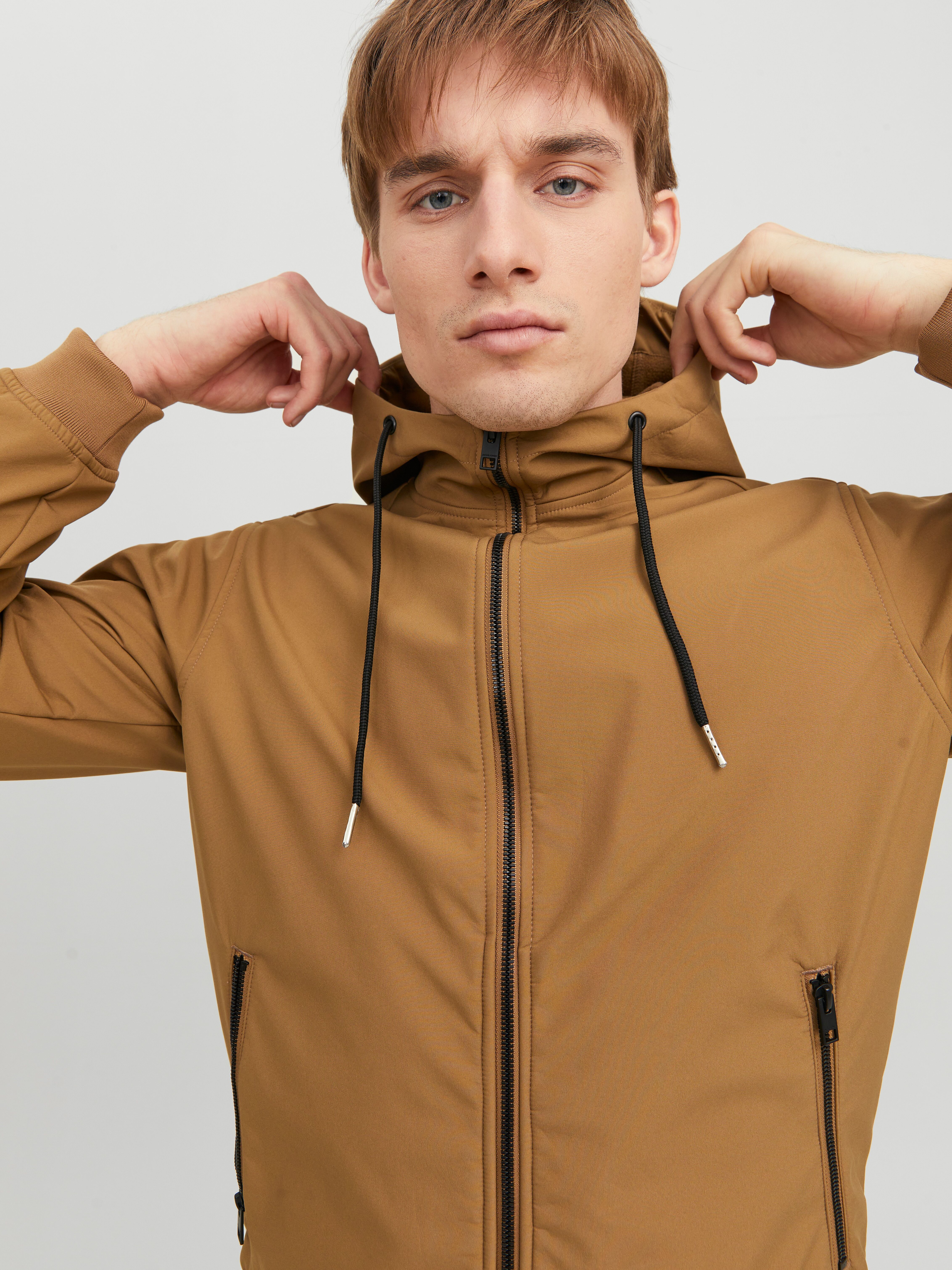 Softshelljacke JACK & JONES "JJEBASIC mit wasserabweisender Funktion", Herren, Gr. XS, braun (otter), Web, Obermaterial: 100% Polyester, unifarben, regular fit normal, Bündchen, Jacken Softshelljacke, Kunstfaser, regular fit otter XS