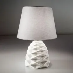 Duchessa markante Keramik-Tischleuchte mit ansprechender edler Licht-/Schattenwirkung in Weiss von Fabas Luce