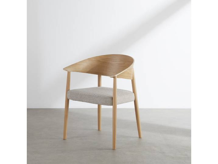 Beige Esszimmerstuhl mit Beinen aus massivem Buchenholz