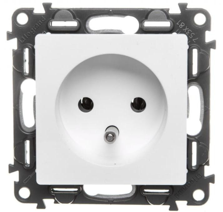 Legrand stopcontact Vaelna 2P+Z, wit (753181)