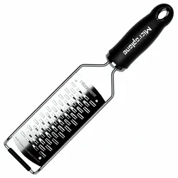 Microplane »Gourmet Serie« 2-Wege-Schneide Küchenreibe kratzfester Kuststofffuß