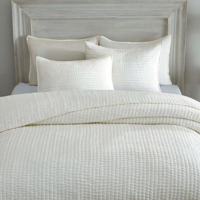 Superior LUX 100% Silk Luxury Quilt Set Hand-Stitched Pick Stitch Bedding, All-Season Coverlet with Matching Shams